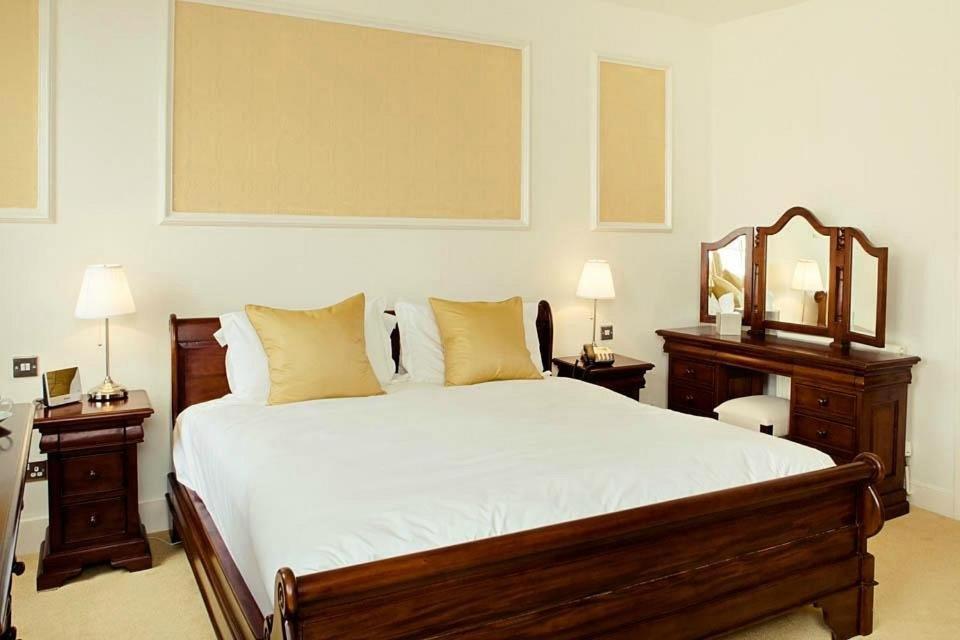 Kings Arms Hotel Bicester Ngoại thất bức ảnh